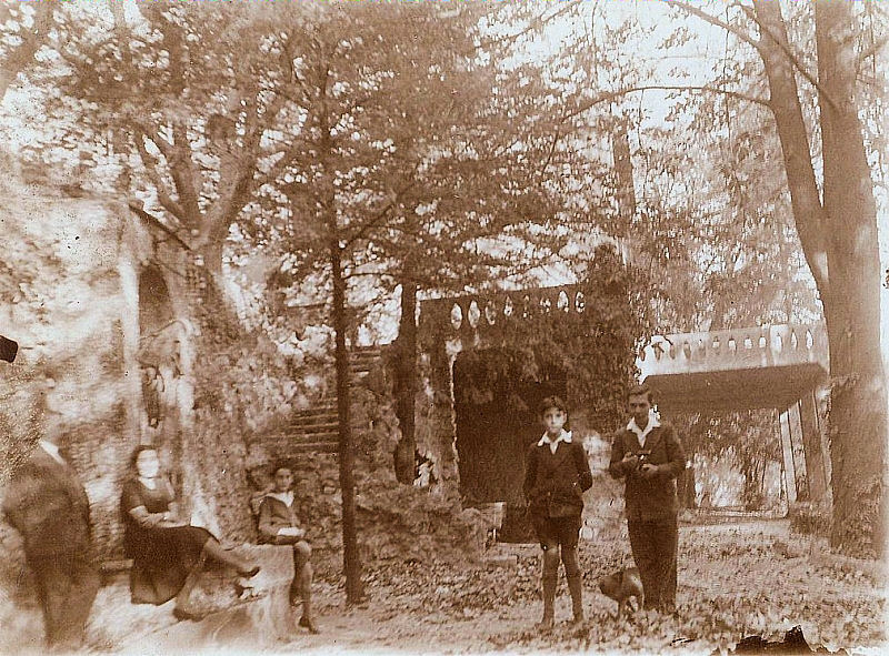 30-L'Hospitaliere-Le bosquet-Xavier et 4 enfants.jpg