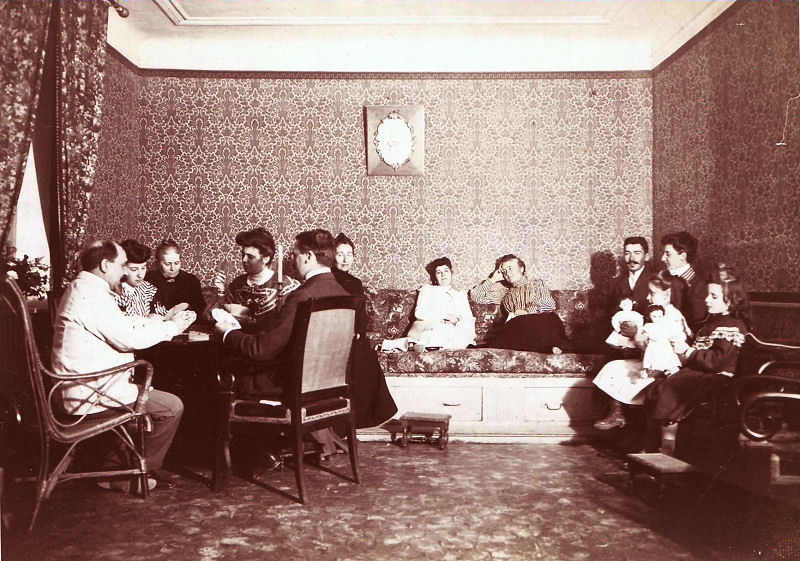 43-La Sumiane-Salon Radassiere vers 1900.jpg