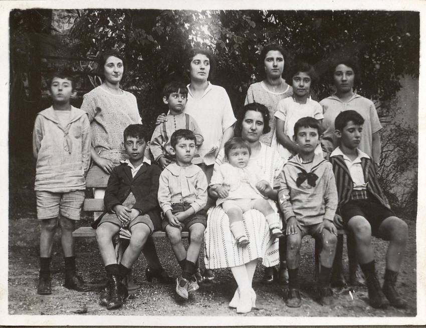 04-Les 13 enfants en 1926.JPG